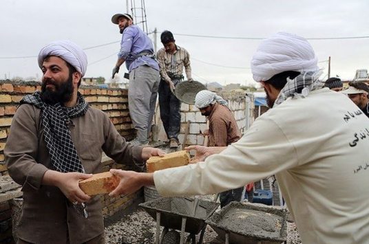 گفتگویی شنیدنی با یکی از طلاب جهادی در مناطق زلزله زده