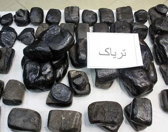 کشف بیش از ۴۰۰ کیلو تریاک توسط پلیس قم