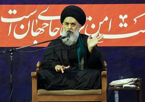 مشکلات کشور با بی‌ادبی برطرف نمی‌شود /انتقاد از سکوت سلبریتی‌ها در حادثه شیراز