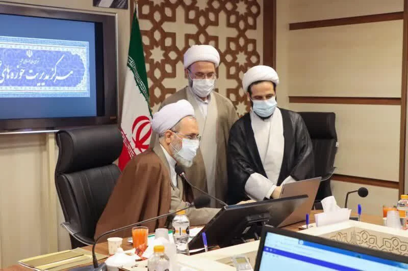 سامانه تلبس حوزه‌های علمیه کشور رونمایی شد