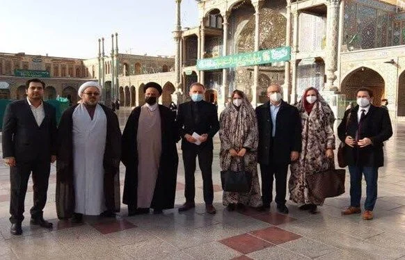 سفیر آلمان در حرم حضرت معصومه(س) حضور یافت