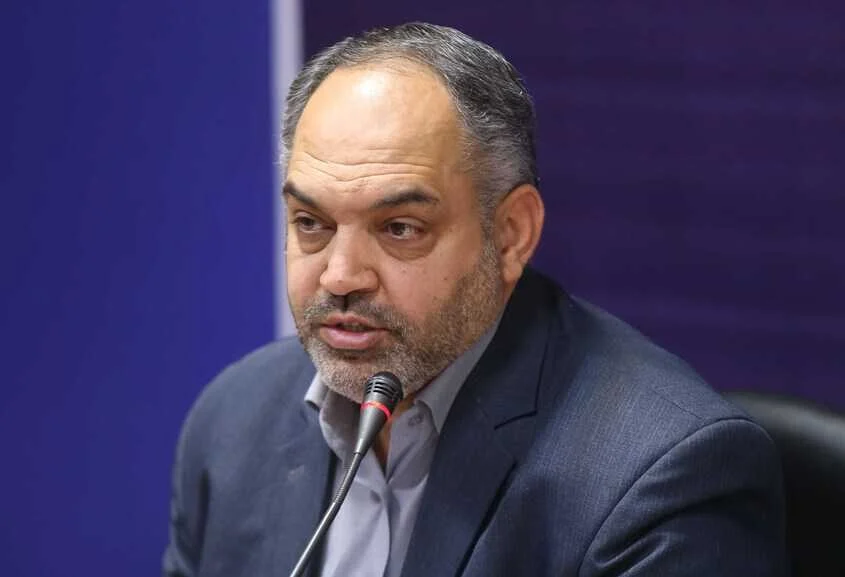 خداحافظی قم با اکالیپتوس، کاج و خرزهره