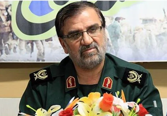 اقامه نماز بر پیکر سردار مهدوی‌نژاد توسط آیت‌الله نوری همدانی در قم