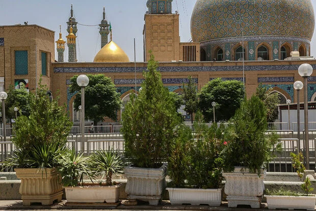 بازدید۴۰ هزار و ۶۱۵ گردشگر و زائر غیرایرانی در نیمه نخست امسال از حرم حضرت معصومه(س)