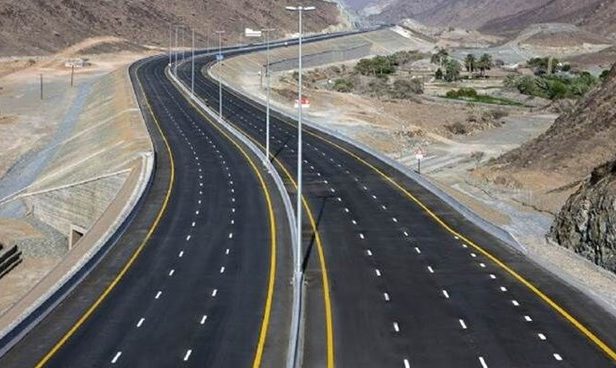 ۹۰ کیلومتر از جاده های قم در یک سال گذشته بهسازی شد