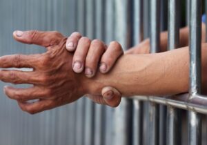 ۱۲۱ زندانی جرایم غیرعمد در قم آزاد شدند