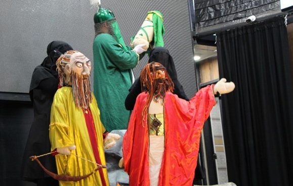 اجرای تئاتر عروسکی «مشک‌های خالی» در مناطق محروم قم