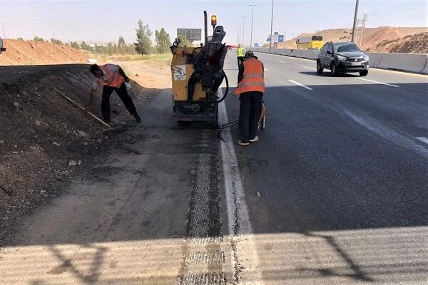 ۱۴۷ کیلومتر شیار لرزاننده در محورهای قم اجرا شد