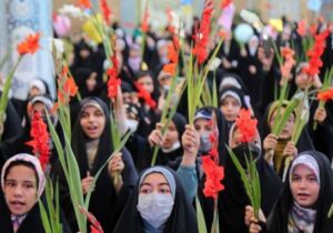 برگزاری جشن باشکوه دختران دهه هشتادی در حرم حضرت معصومه(س) + تصاویر