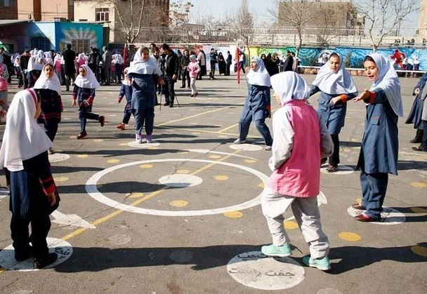 دانشآموزان قمی یک روز مدرسه خود را مدیریت میکنند
