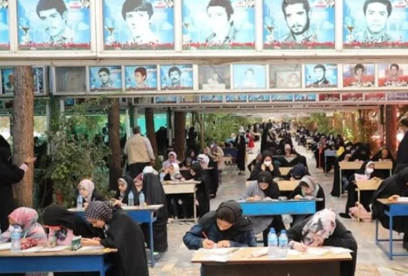 ۲۵۰ دانش‌آموز خطاط وصیت‌نامه شهدای قم را خوشنویسی کردند