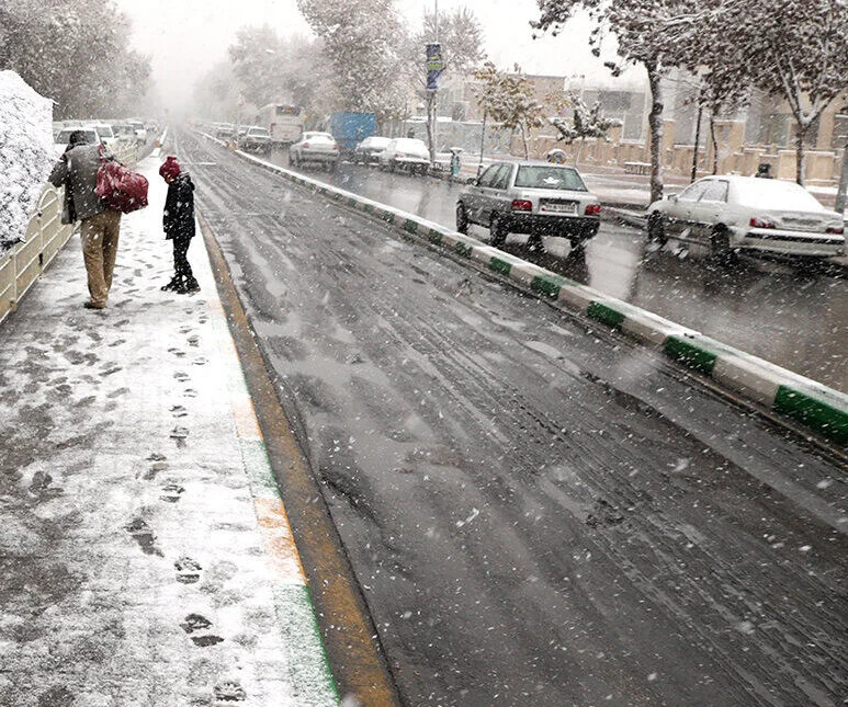 قم در آستانه کاهش ۶ تا هشت درجه ای دما قرار می‌گیرد