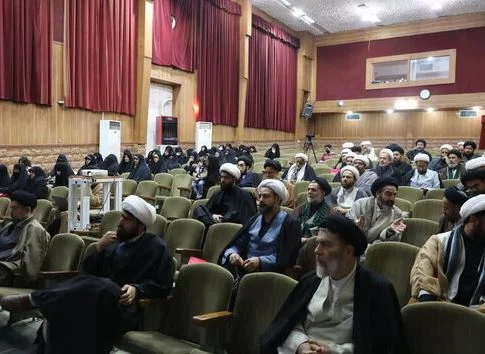 اولین نشست تخصصی ائمه جماعات مساجد شاخص قم برگزار شد