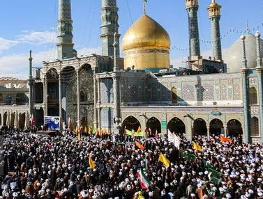 حوزویان و مردم قم با رهبر معظم انقلاب تجدید بیعت کردند
