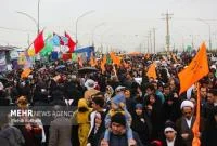 شادپیمایی ۷ کیلومتری قمی ها از حرم تا جمکران در روز عید غدیر