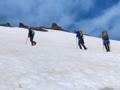 هیمالیانورد قمی عازم صعود به دومین قله مرتفع جهان شد
