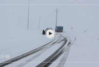 فیلم| تلاش راهداری استان قم در پی بارش برف دیشب