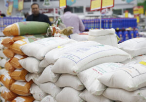 یک‌هزار و ۶۹۶ تُن برنج و شکر برای تنظیم بازار ماه رمضان در قم تخصیص یافت