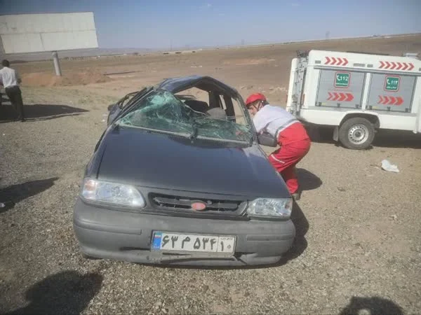 واژگونی پراید در جاده قم به تهران ۵ مصدوم برجای گذاشت