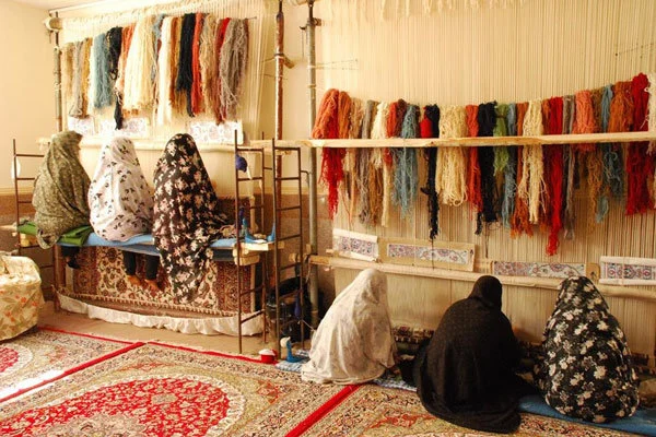 پرداخت مزد کمتر از یک‌پنجم کار به بافندگان فرش