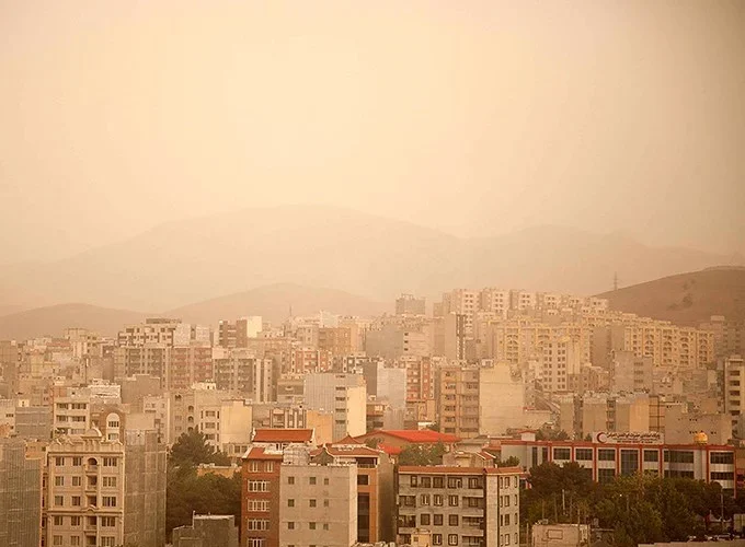 ادارات استان قم از ساعت ۱۱ تعطیل می‌شود