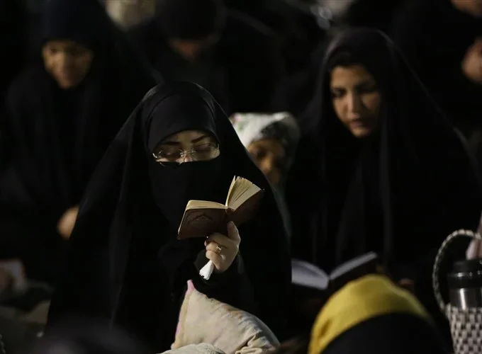 قرائت همگانی زیارت ناحیه مقدسه در مسجد جمکران