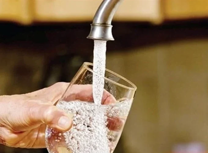 بیشتر میزان آب مورد نیاز قم از منابع خارج تامین می‌شود