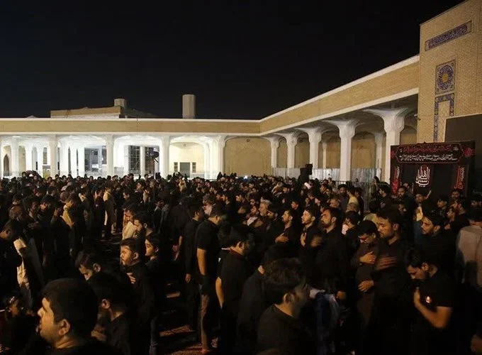 عزاداری اردوزبانان در حرم حضرت معصومه(س)+فیلم