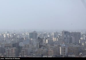 وزش باد شدید و گرد و خاک در راه قم