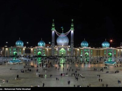 فعالان اربعین در مسجد جمکران با امام زمان بیعت می‌کنند