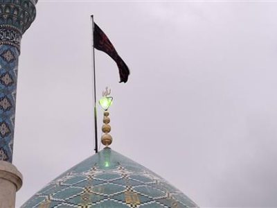 گزارش تصویری: تعویض پرچم گنبد امامزاده شاه سیدعلی(ع)در پی شهادت سیدحسن نصر الله