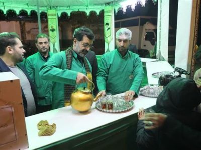 گزارش تصویری: استاندار قم در کسوت خادمی حرم حضرت موسی مبرقع(ع)