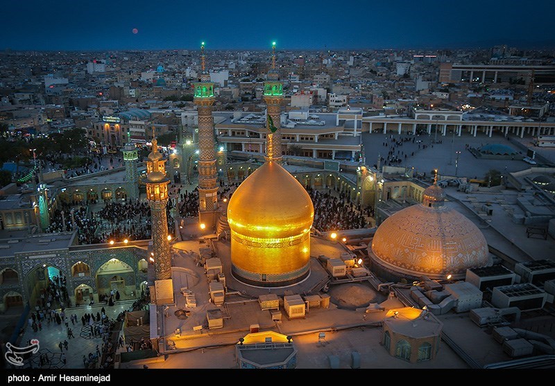 عزاداری زائران و مجاوران در شام غریبان شهادت حضرت معصومه(س)