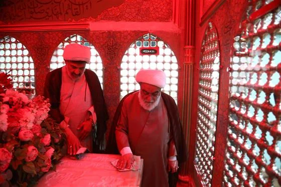 مضجع شریف حضرت موسی مبرقع(ع) غبارروبی شد