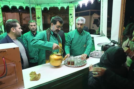 گزارش تصویری: استاندار قم در کسوت خادمی حرم حضرت موسی مبرقع(ع)