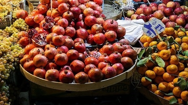 قمی‌ها میوه و آجیل شب یلدا را گران نخرند/ راه اندازی ۱۵ غرفه تنظیم بازار شب یلدا توسط شهرداری قم