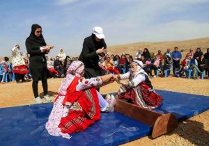 برگزاری مسابقات بومی و محلی شاد در قم به مناسبت روز مادر و جشن یلدا