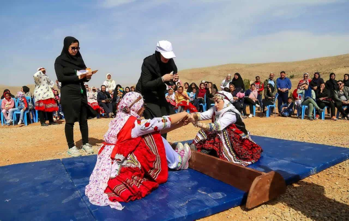 برگزاری مسابقات بومی و محلی شاد در قم به مناسبت روز مادر و جشن یلدا