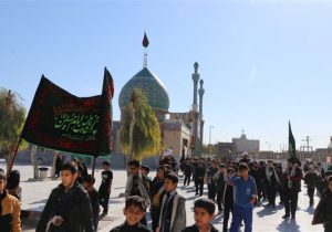 گزارش تصویری: حضور دسته عزاداری دانش آموزان در جوار آستان مقدس امامزاده سیدعلی(ع) ۰۲