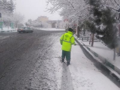 آمادگی شهرداری منطقه هفت از ابتدای ساعات بارش برف در منطقه ۷