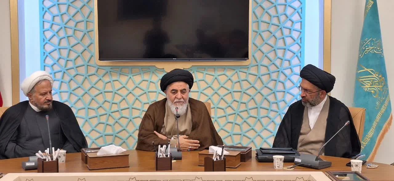 شأن و عظمت ائمه اطهار(ع) و امامزادگان را در دهه کرامت به مردم بشناسانیم