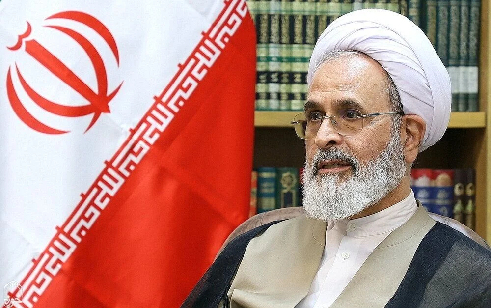 استاد نجابتی، پرورش‌دهنده نسل متعهد و انقلابی است