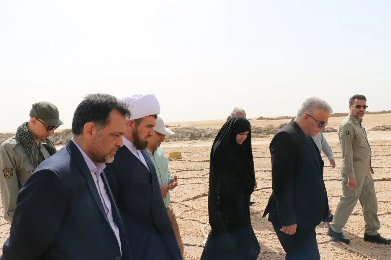 دادستان قم: با فعالیت‌ غیر اصولی پیرامون دریاچه نمک برخورد قضایی می‌شود