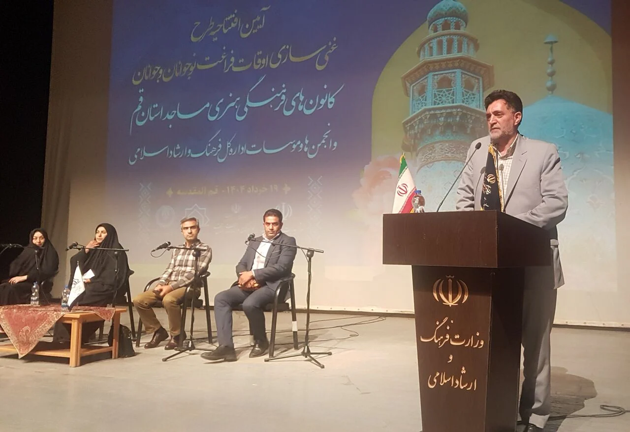هنر انقلابی باید بر بستر مسجد تجلی یابد