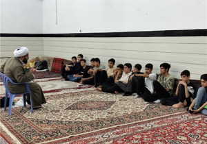 تشکیل حلقههای معرفت طرح نشاط معنوی در حرم امامزاده جعفر شهید(ع)