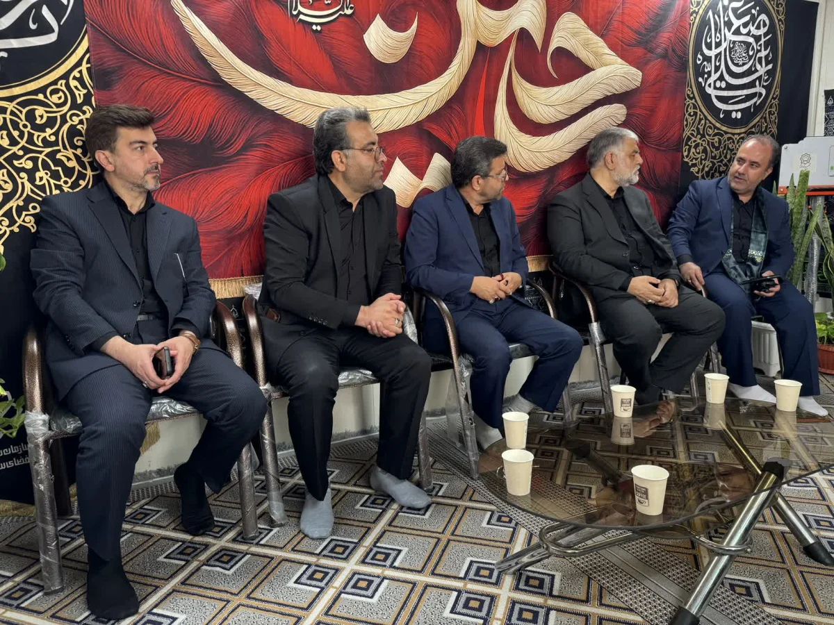 نصب ۳۵۰۰ پرچم مشکی در سطح منطقه چهار / فعالیت مستمر ۳۵۰ پرسنل خدمات شهری