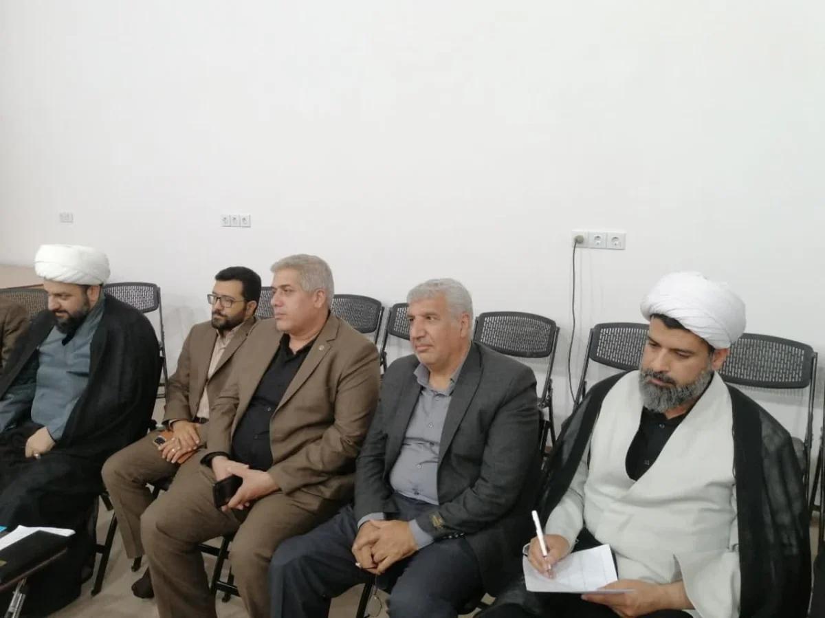 طلب ۳۰۰۰ میلیارد ریالی شهرداری منطقه هشت قم از دستگاه‌های دولتی/انتقاد از بلاتکلیفی برخی اراضی