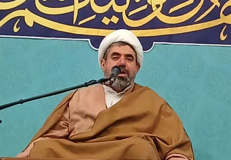 رعایت ادب پوشش در زیارت؛ احترام به امام و نمایندگی فرهنگ اسلامی