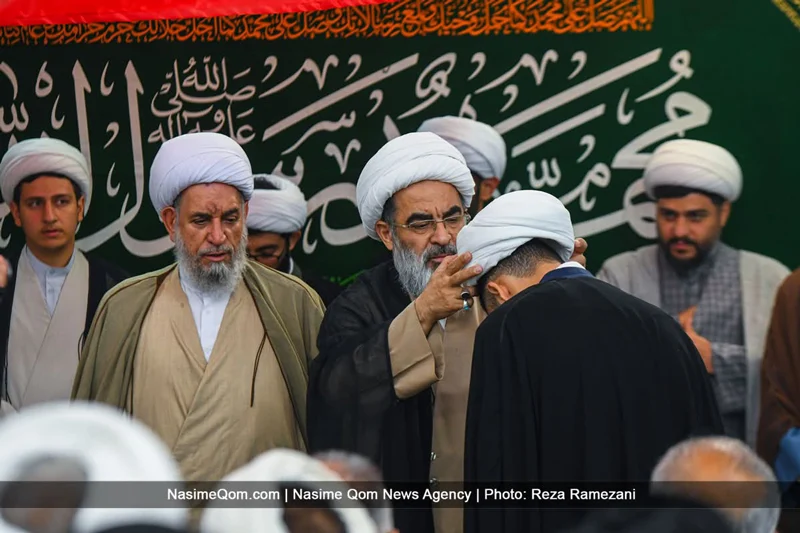 مراسم عمامه گذاری طلاب حوزه‌های علمیه در روز میلاد پیامبر رحمت