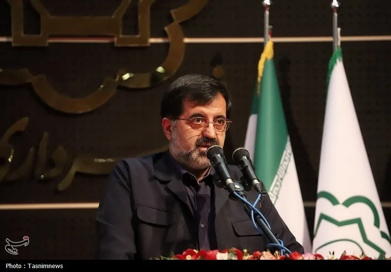 وعده استاندار قم برای افزایش ظرفیت بیمه فعالان صنایع‌دستی و گردشگری